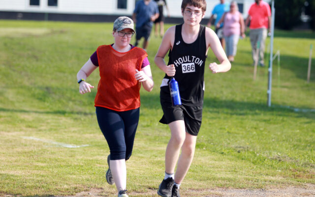 Special ed teacher-student team allows Houlton to compete in cross country - Vimarsana News